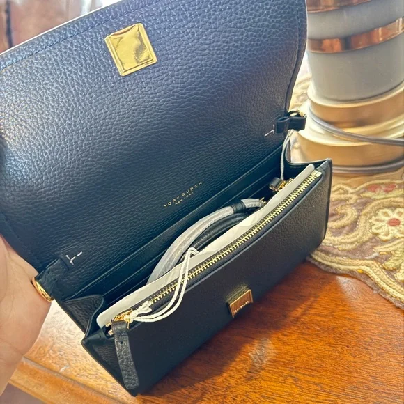 Tory Burch Black Crossbody Purse and Card Holder - Picture 4 of 7